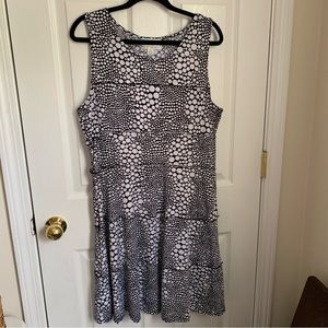 Chelsea Suite size 14 black/white sleeveless dress